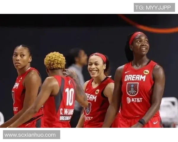 印第安纳狂热与火花的激烈对决展现女篮风采与竞争魅力